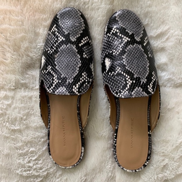 Banana Republic snakeskin Demi loafers slips - Picture 2 of 7